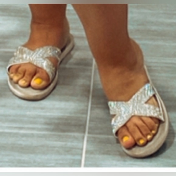 Rhinestone covered X band slide sandals with memory foam base size 9 - Picture 7 of 8